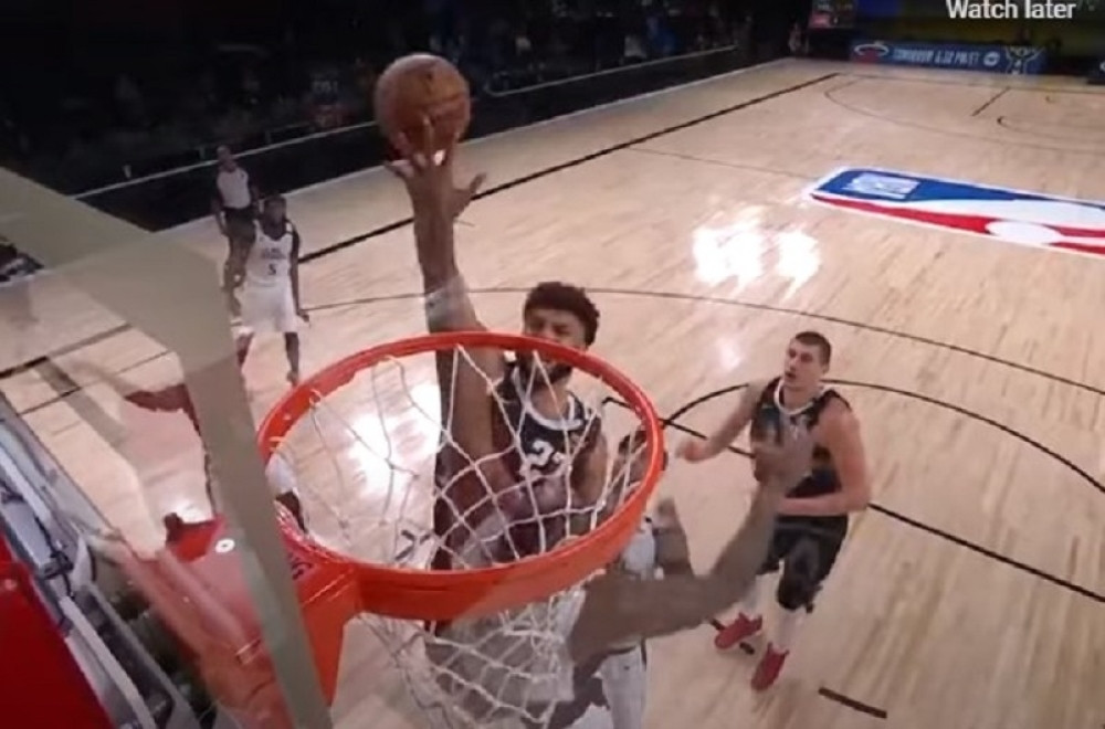 Zaustavio Mareja srednjim prstom! (VIDEO)