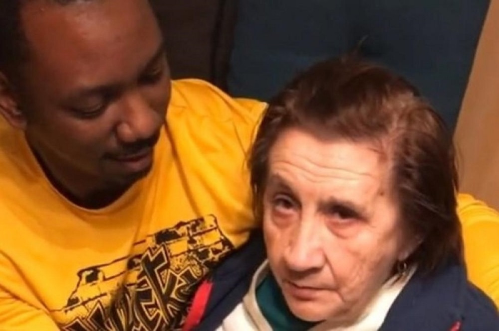 Kada je rekao da voli njenu unuku, umalo se nije šlogirala! (FOTO)