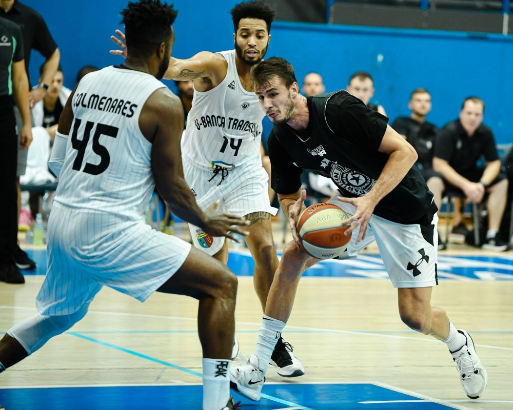 Nekadašnji košarkaš Zvezde lomi obruče u crno-belom dresu (VIDEO)