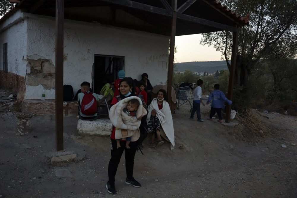 Nakon ubistva u migrantskom kampu policija krenula u akciju sa psima