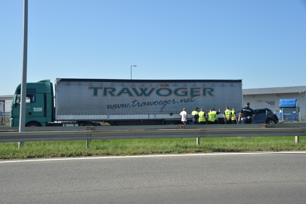 U nesreći kod Dobanovačke petlje nastradala trudnica! (FOTO)