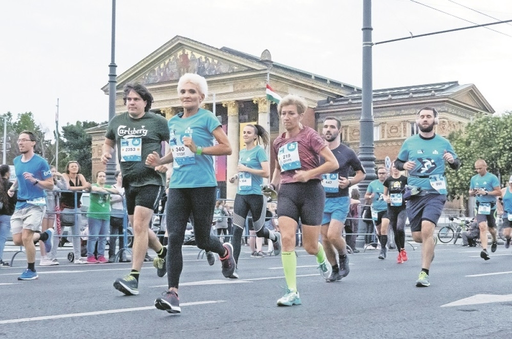 U Budimpešti ODRŽAN POLUMARATON bez stranaca