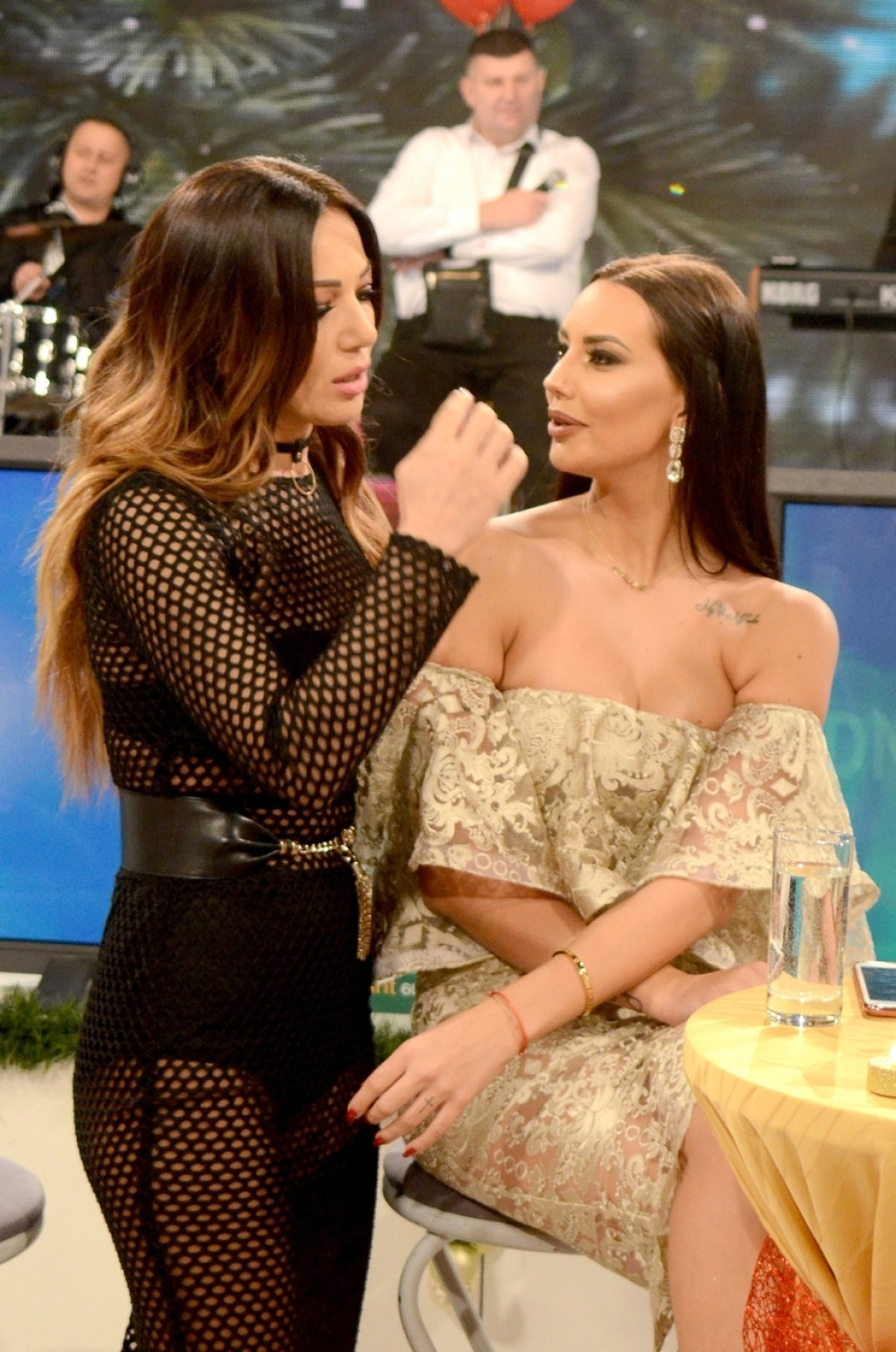 Nakon što je pljunula srpski narod, pevačica otkazala stan u Beogradu