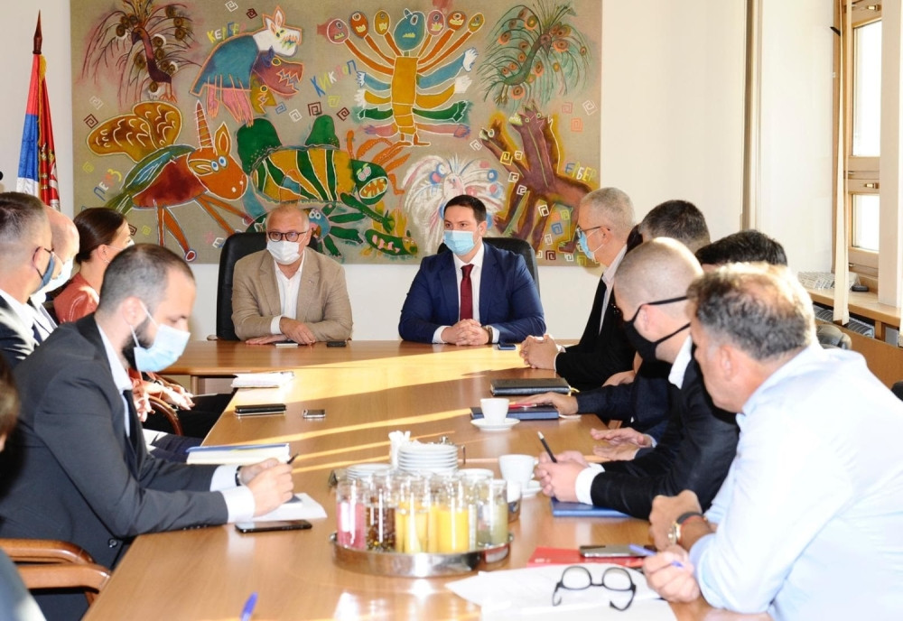 Pametan čovek bi promenio ponašanje i počeo da se ponaša odgovorno, pametan čovek bi tako uradio ali ne i Đilas!