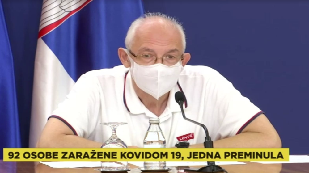 Profesori ne daju deci da nose maske!