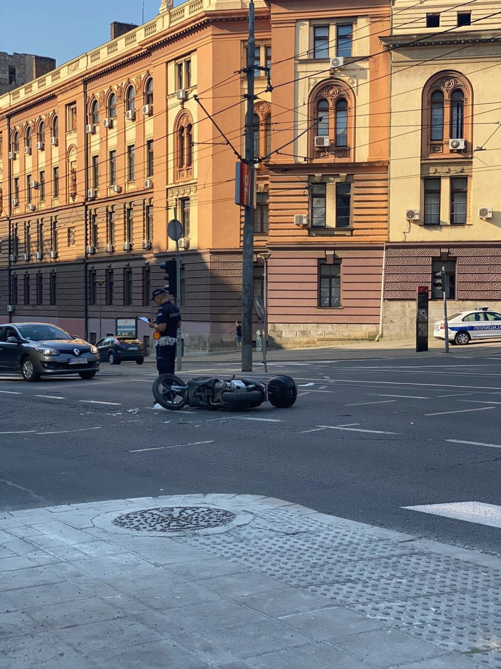 U blizini Vlade Republike Srbije desio se udes motora i automobila!