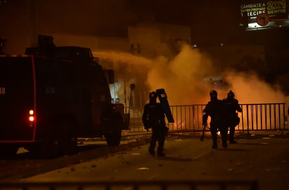Žestoki protesti u Peruu, vatra i dim na ulicama (VIDEO)