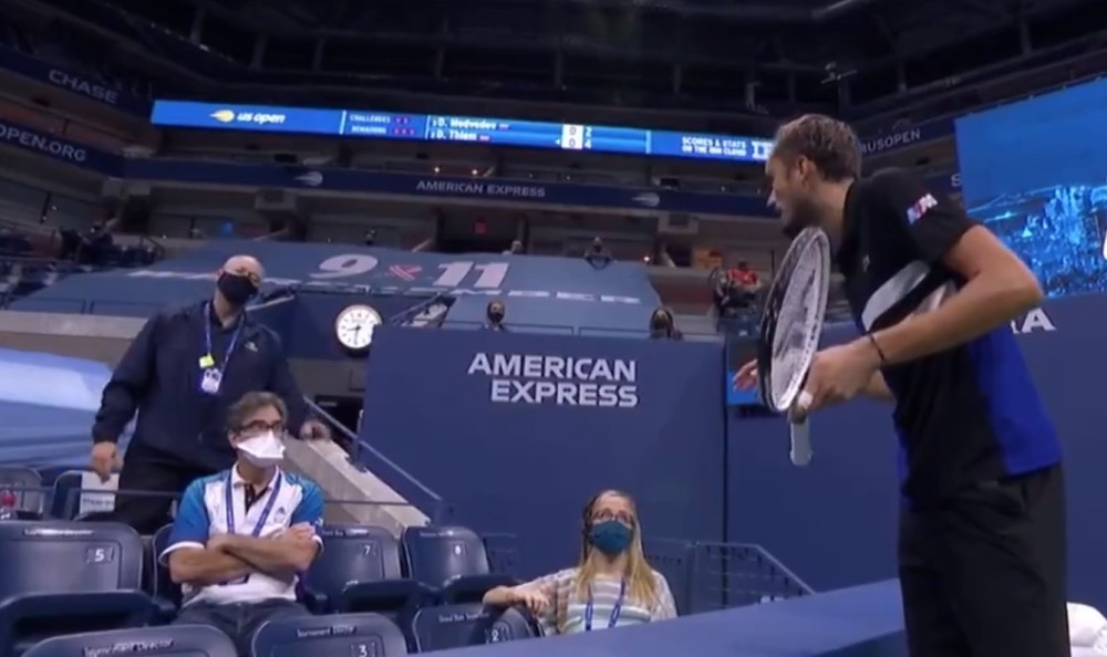 Medvedev besneo na terenu:"US open JE ŠALA, mislim da sam ubio nekoga"!?(VIDEO)