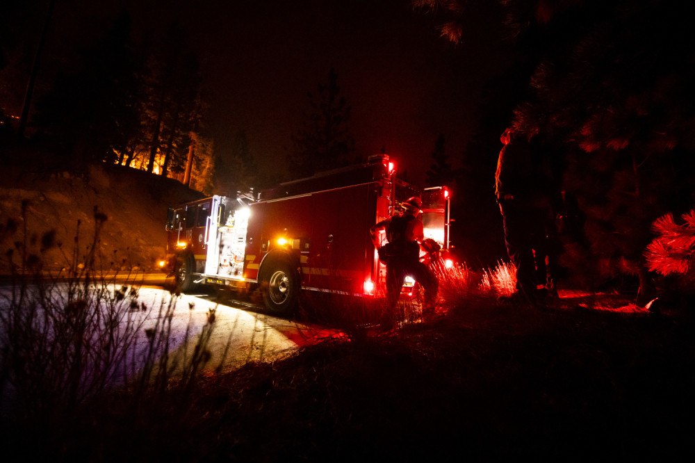 Čak 100 vatrogasaca gasi vatrenu stihiju
