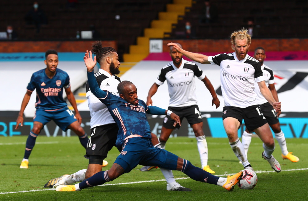 Tukli se pre meča, Srbin samo gledao, a onda ušao u teren (VIDEO)