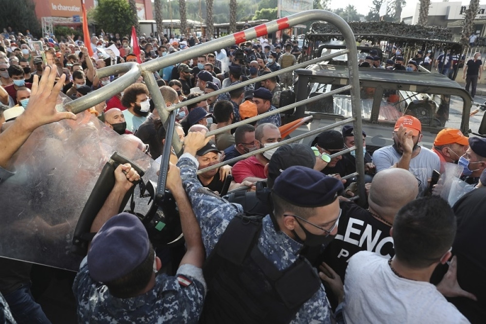 Vojska ispalila bojeve metke da rastera demonstrante u Libanu