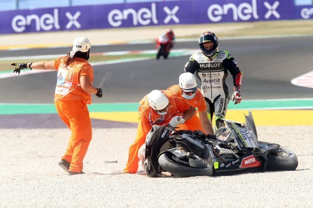 Strašna tragedija, poginuo mladi motociklista (UZNEMIRUJUĆI VIDEO)