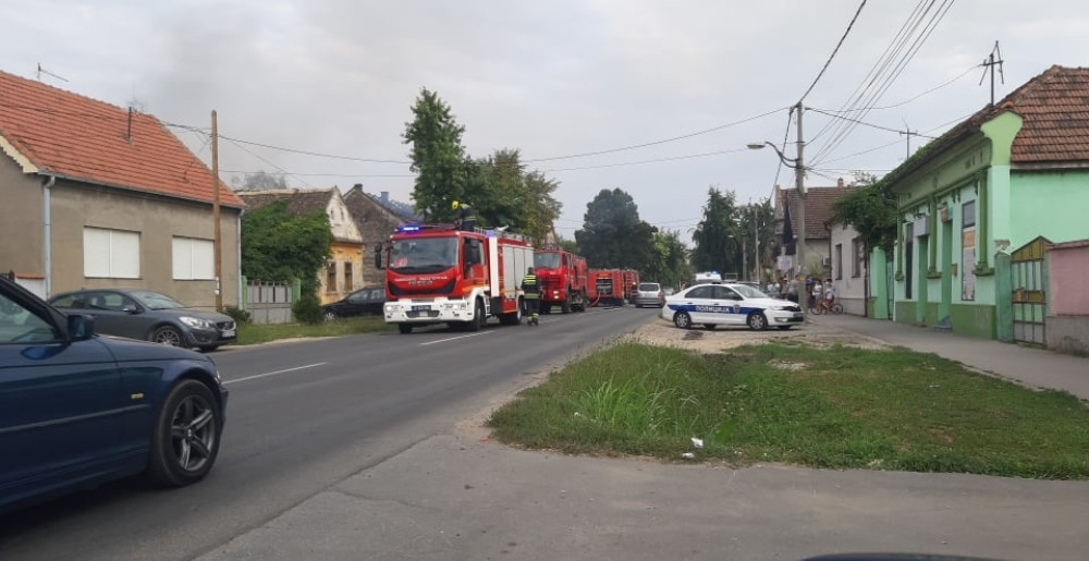 Detalji tragedije u kojoj je poginula mala Nikolina! Otac drhtavim glasom ispričao šta se desilo: "Supruga je htela da uleti u vatru, nisam dao...":