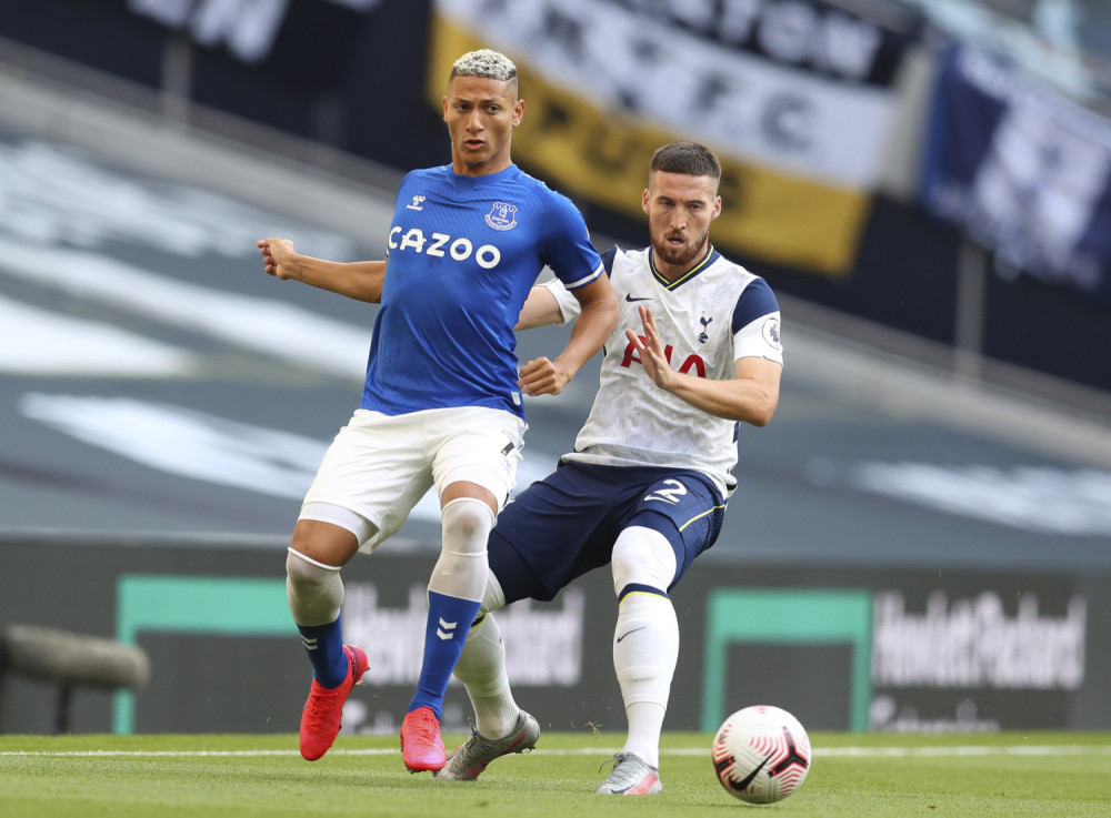 Vredi 52 miliona, a ne može da pogodi prazan gol sa dva metra (VIDEO)