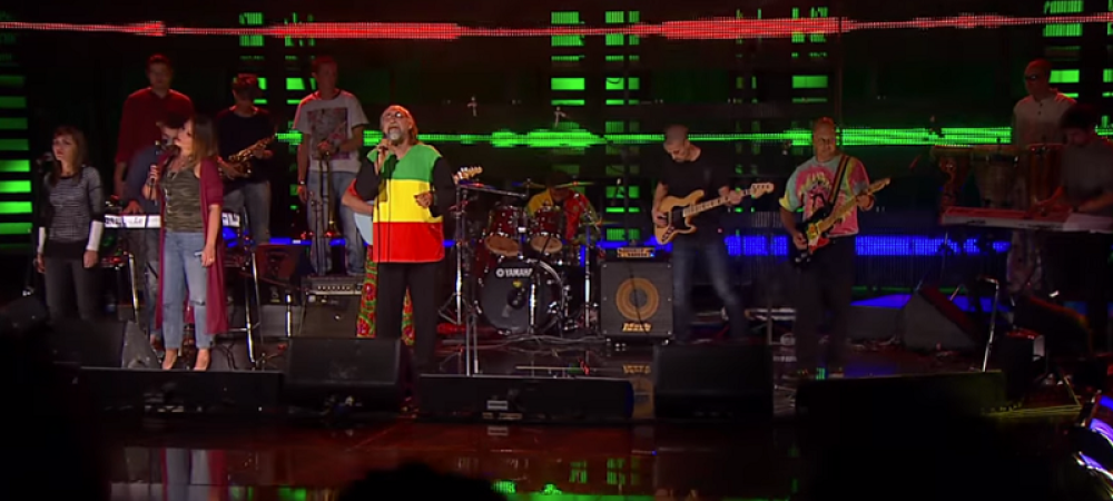 Pevač našeg popularnog benda doživeo infarkt! (FOTO)