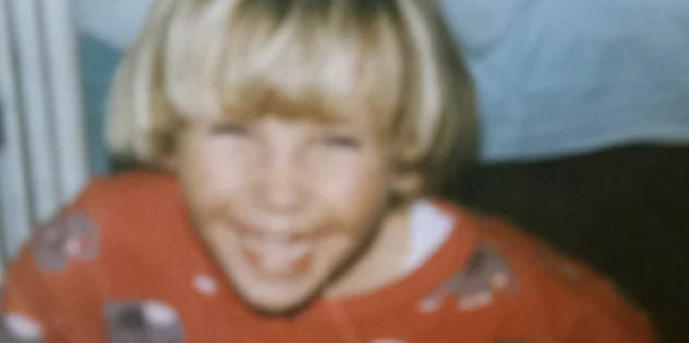 Bio je preslatki dečačić, a danas kao od brega odvaljen: Gledate ga u "Zadruzi" svaki dan!  (FOTO)