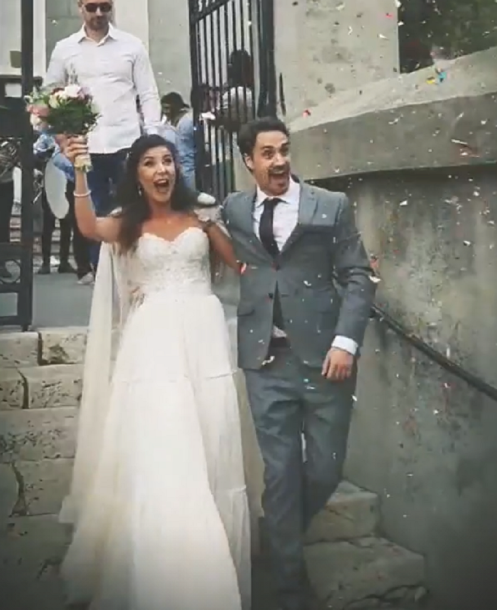 Udala se ćerka pokojnog Miše Janketića: Osvojila srce zgodnog frajera, glumica blista u prelepoj venčanici! (FOTO)