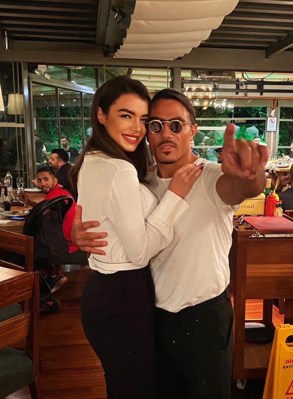 Svetski poznat kuvar odlepio za manekenkom: Nusret se udvarao najlepšoj srpkinji! (FOTO)