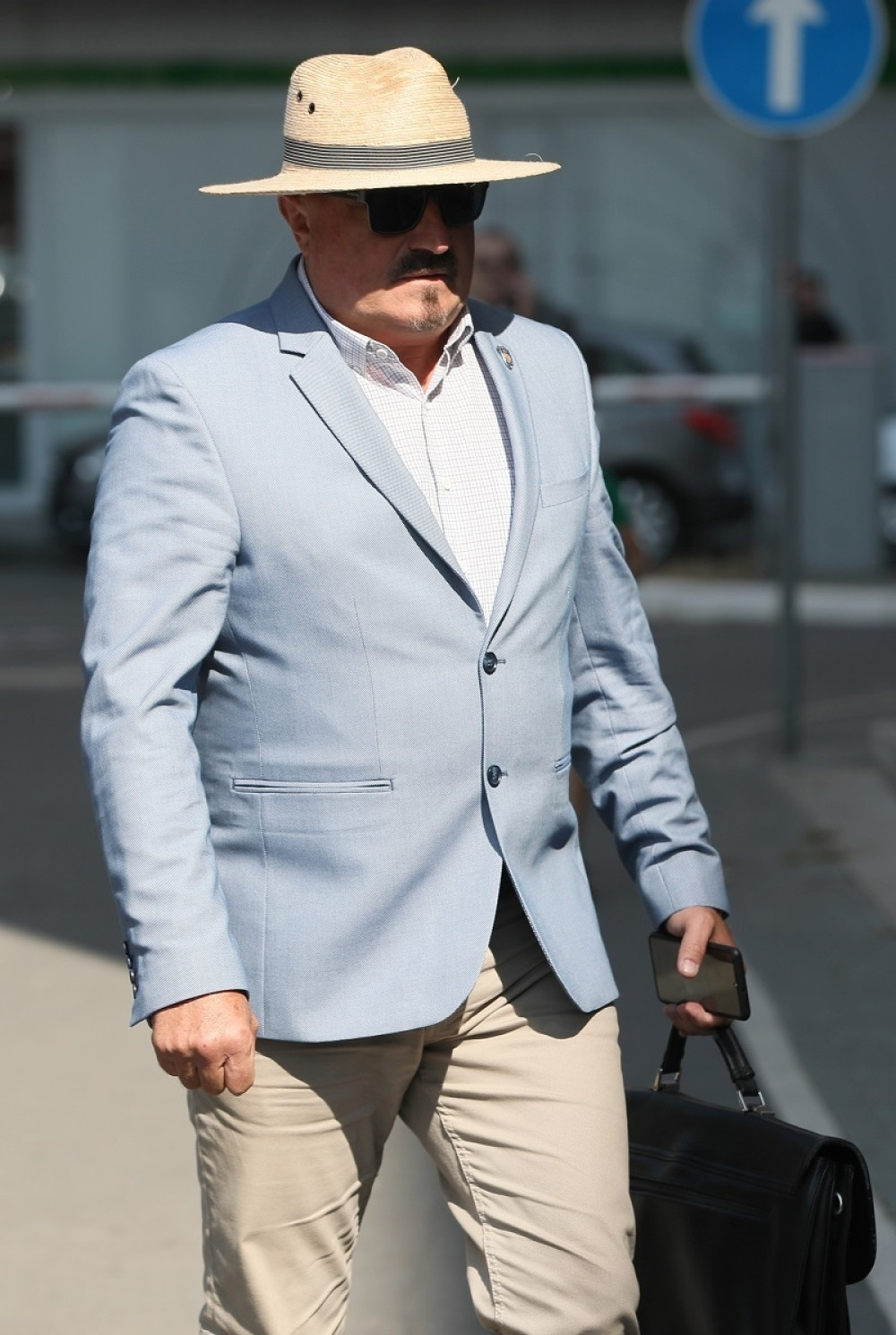 Advokat Radovana Karadžića se sretao sa BATINIŠAMA u sudu!