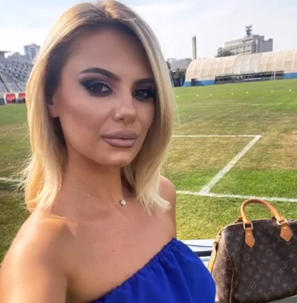 "Bosanska Dileta" u slavljeničkoj atmosferi stigla na stadion (FOTO)