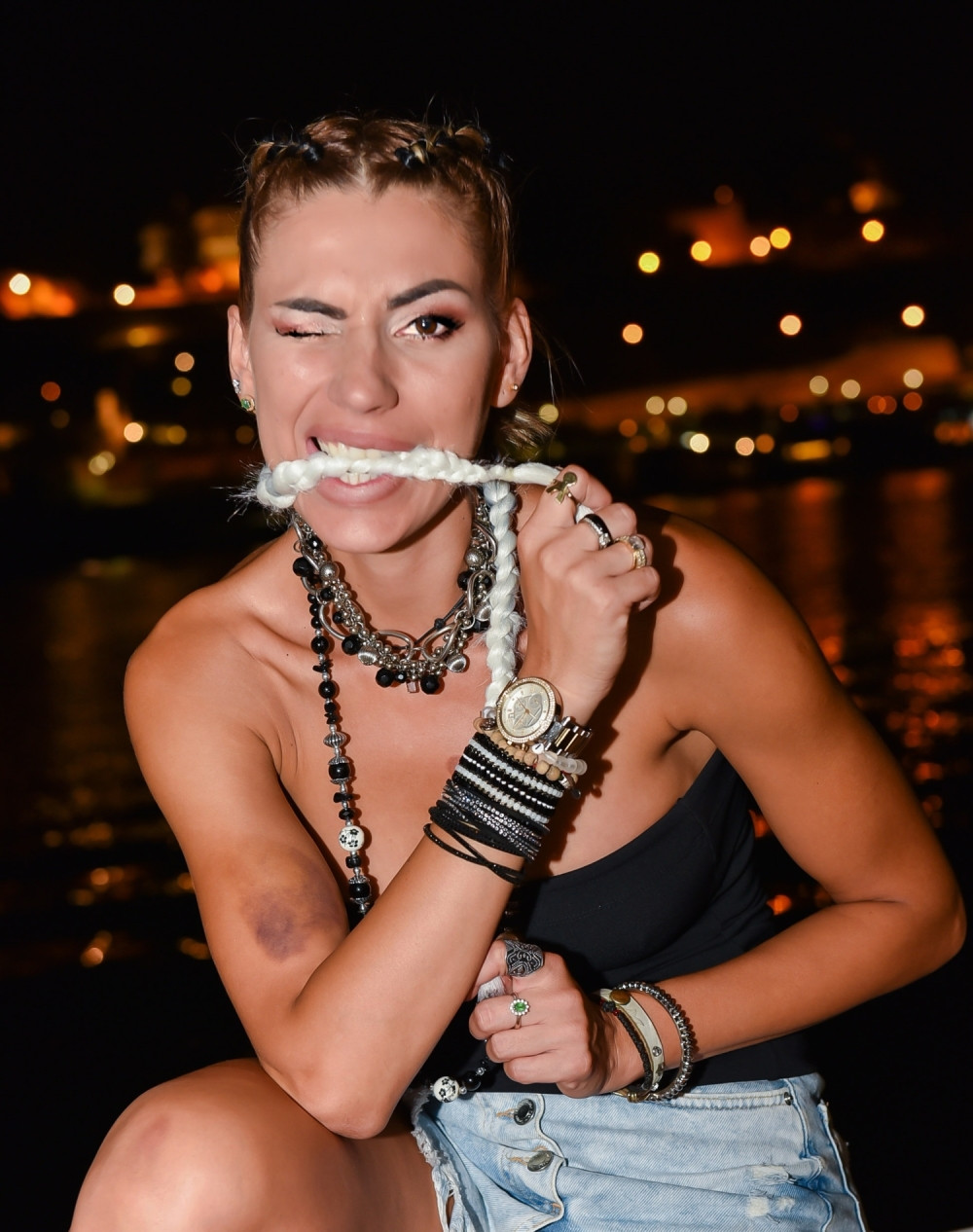 Voditeljka "Parova" hospitalizovana, svi joj poručuju da se brzo oporavi! (FOTO/VIDEO)