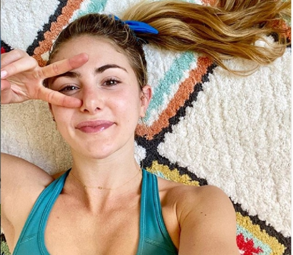 Plavokosa Aleks je najse*sepilnija instruktorka joge (FOTO)