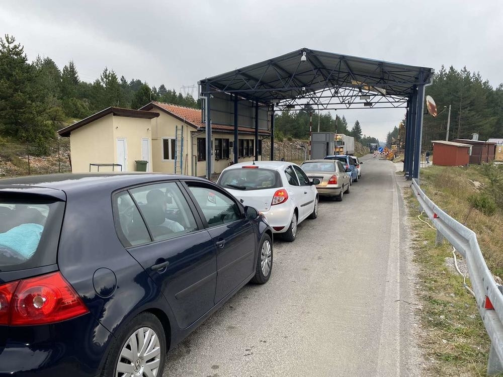 Pogledajte šta se dešava na granici sa Crnom Gorom!