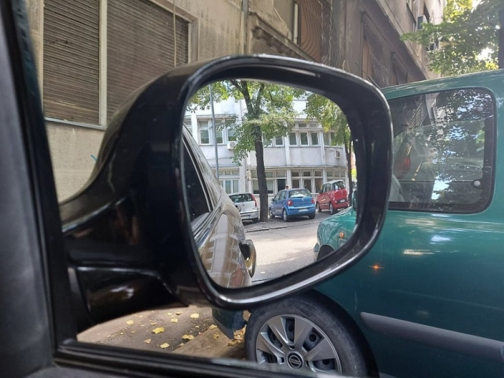 Neki dan sam ostavio auto u parku...