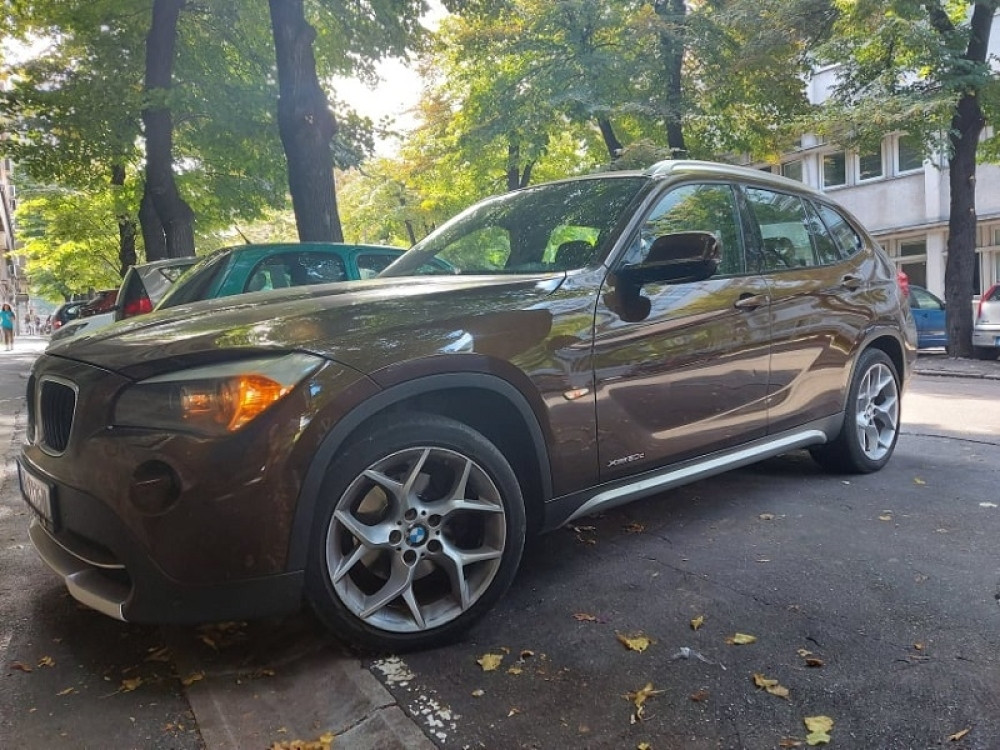 U slučaju da ne možete da uđete u auto jer ste ostali bez ključa, postoji način da to uspete (VIDEO)