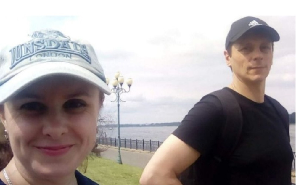 Pronašla je verenika preko interneta, a nedugo kasnije on je SILOVAO i RASKOMADAO njene ćerke Janu (13)  i Elenu (8)