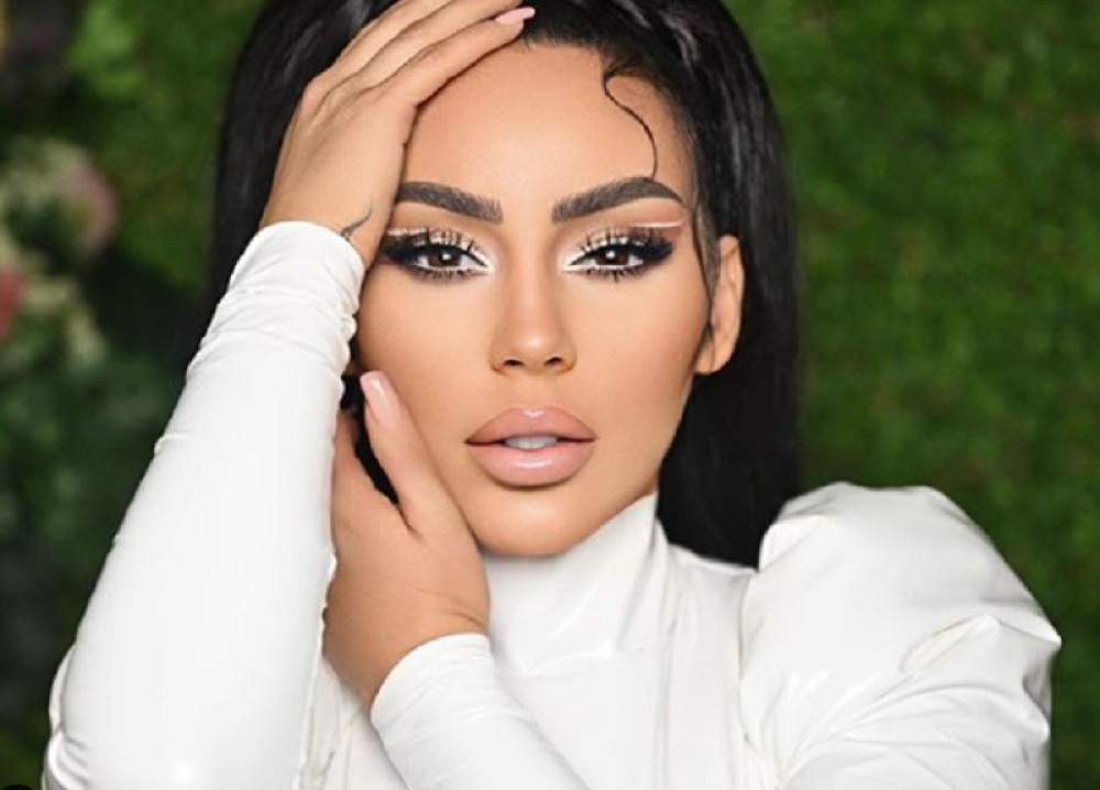 Voli da se slika gola, a pesme su joj pune eksplicitnih izraza (FOTO/VIDEO)