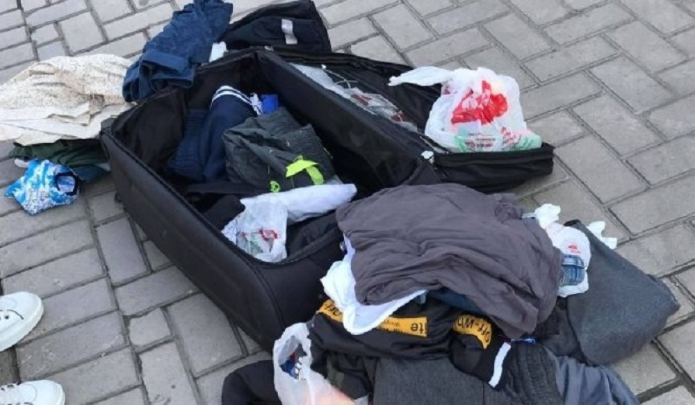 Policija otvorila kofer-bombu koji su Albanci spremili za Grenela (FOTO/VIDEO)