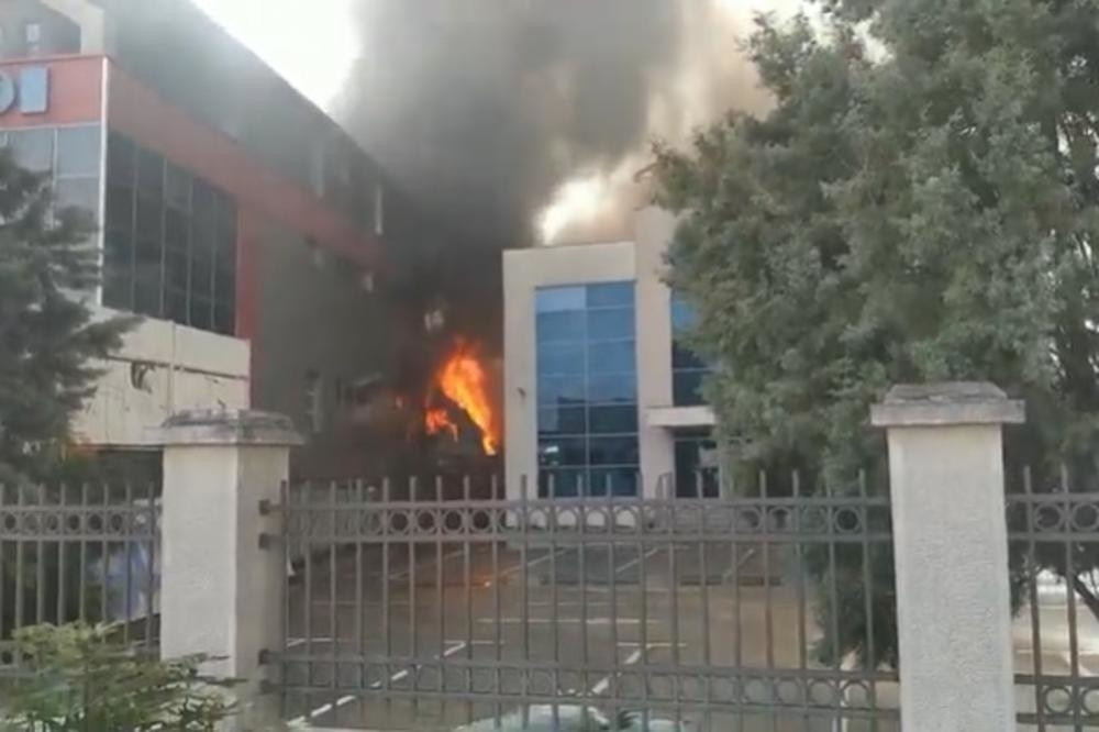 Vatra guta magacin robne kuće! (VIDEO)