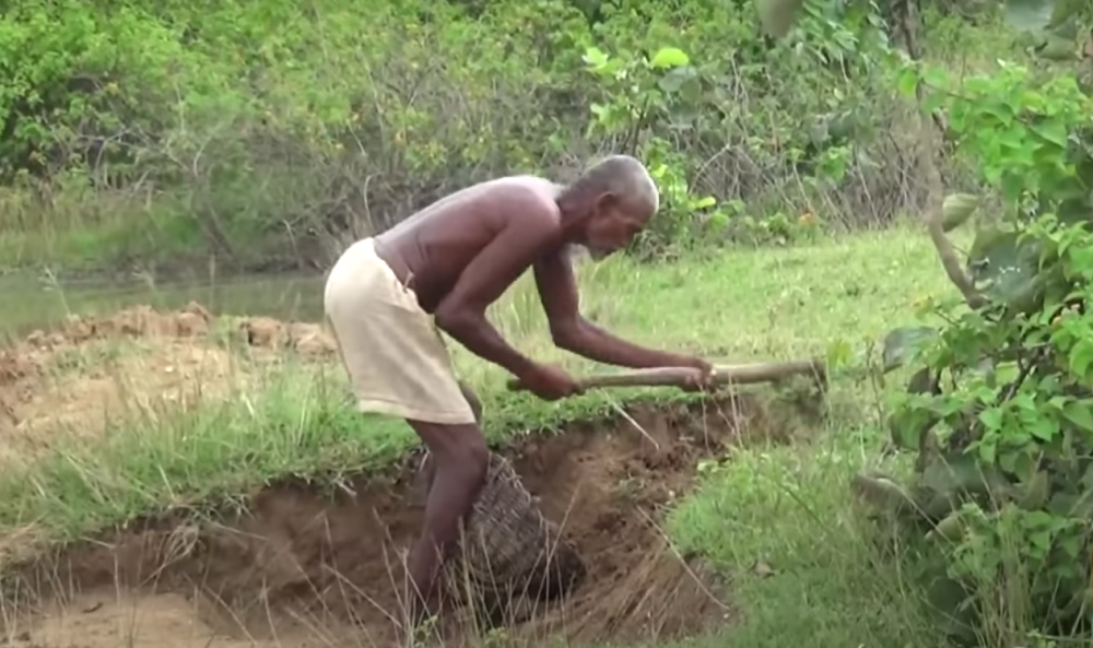 30 godina sumanuto kopa kanal u selu: Niko ga na to nije terao, meštani znaju razlog (VIDEO)