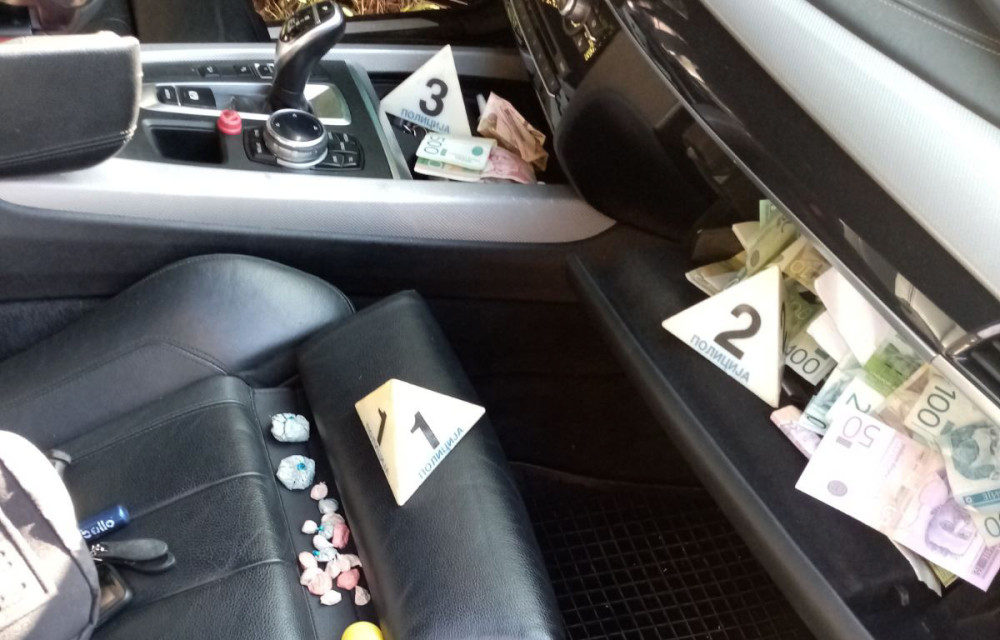 Pretresom automobila i stanova koji su osumnjičeni koristili policija je pronašla sve ono zbog čega su momentalno zatvoreni!