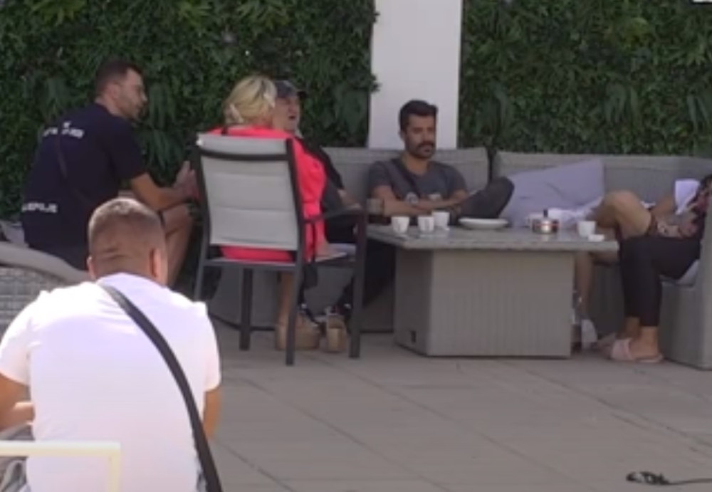 Na pomolu novi ljubavni par u "Zadruzi"? Kobra i Ša su se udružili da spoje ovo dvoje zadrugara! (VIDEO)