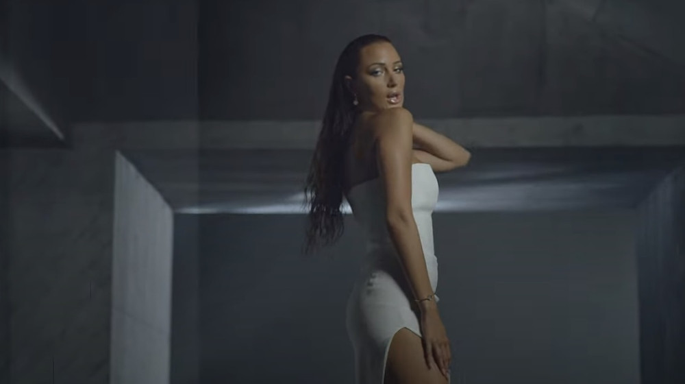 Aleksandra Prijović nikad izazovnija: Novim spotom za pesmu "Legitimno" usijala društvene mreže