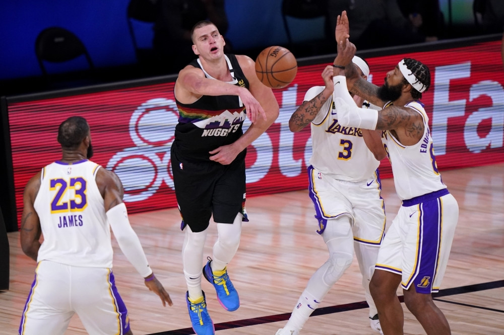 Jokić vozao Dejvisa, komentator uživao (VIDEO)