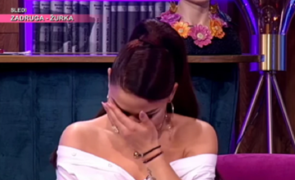 Aleksandra Mladenović otkrila kad je IZGUBILA NEVINOST, pa je usledilo pitanje zbog kog je tek POCRVENELA!