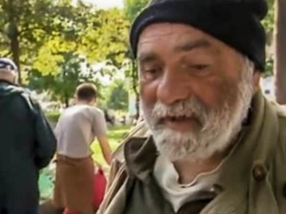 Sada je beskućnik koji živi u podzemnom prolazu, ovo je njegova priča (VIDEO)