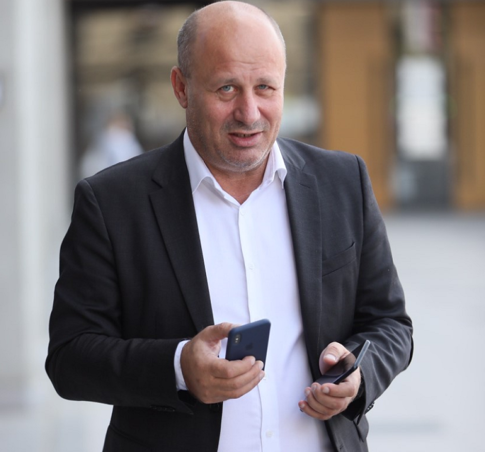 General Simić ne brine ni za koronu ni za Ljupku, glavni na podijumu za igru (FOTO)