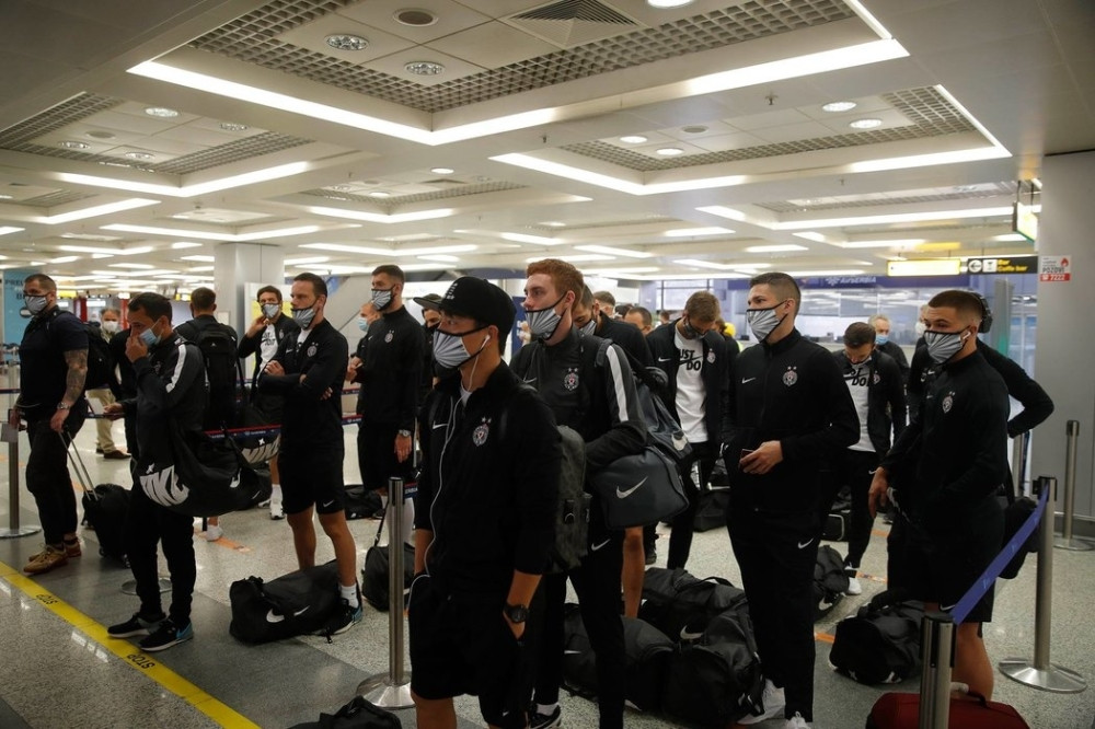 Crno-beli u glas: Prolazimo