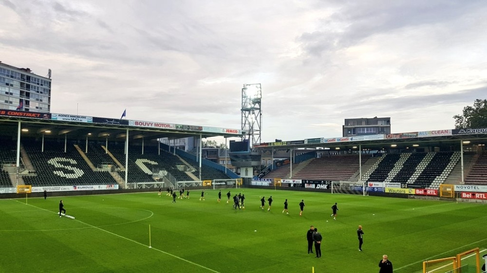 Navijači Šarlroa napravili uzbunu ispred hotela, igrači Partizana nisu imali sna pred meč sezone