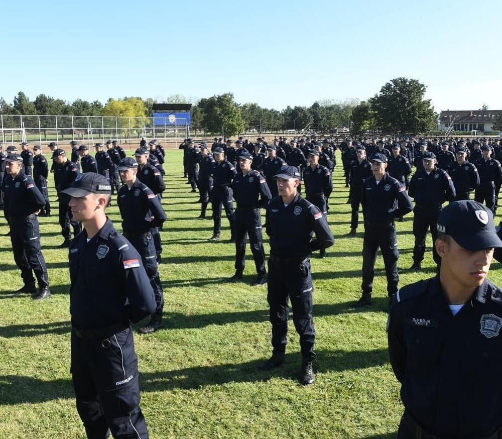Stefanović poslao poruku policajcima koji su danas stupili na dužnost