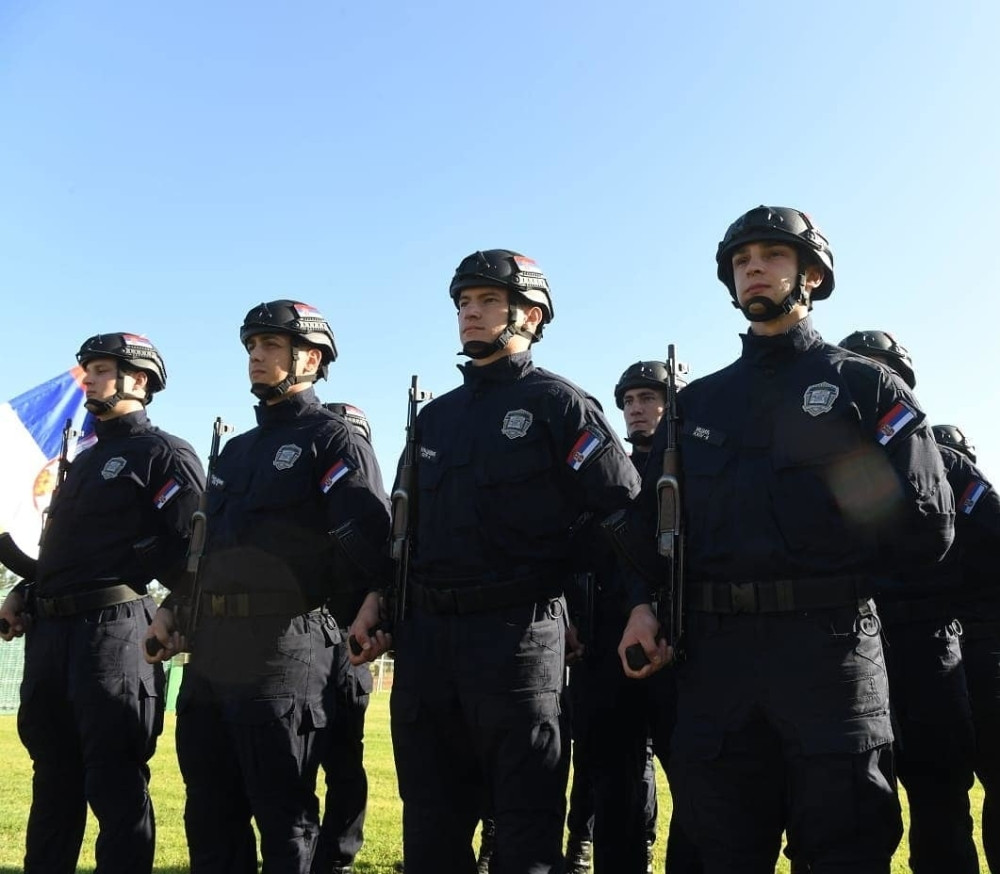 Evo zbog čega je policajac postalo jedno najtraženijih zanimanja u Srbiji! (VIDEO)