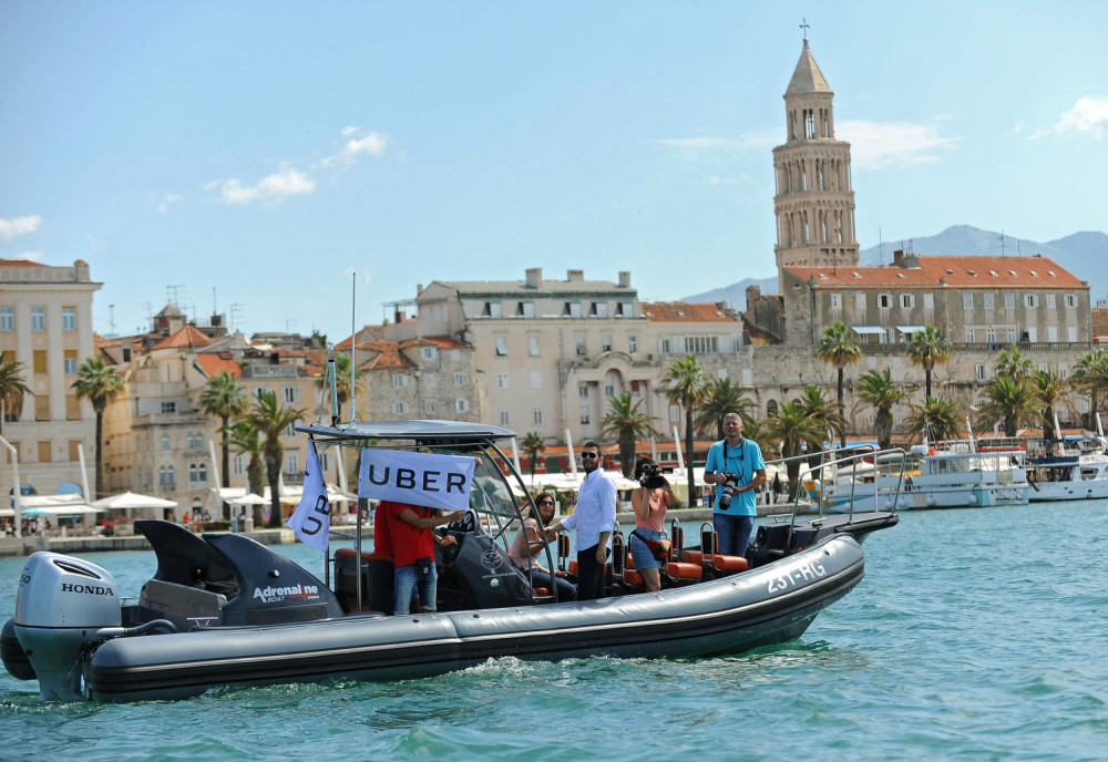 Drugi čovek Amerike stiže na Balkan, napraviće kratak spoj!