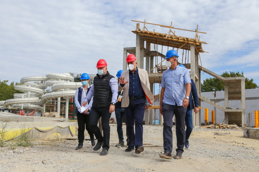 Gradonačelnik Bakić obišao radove na izgradnji spa centra sa akva parkom na Paliću