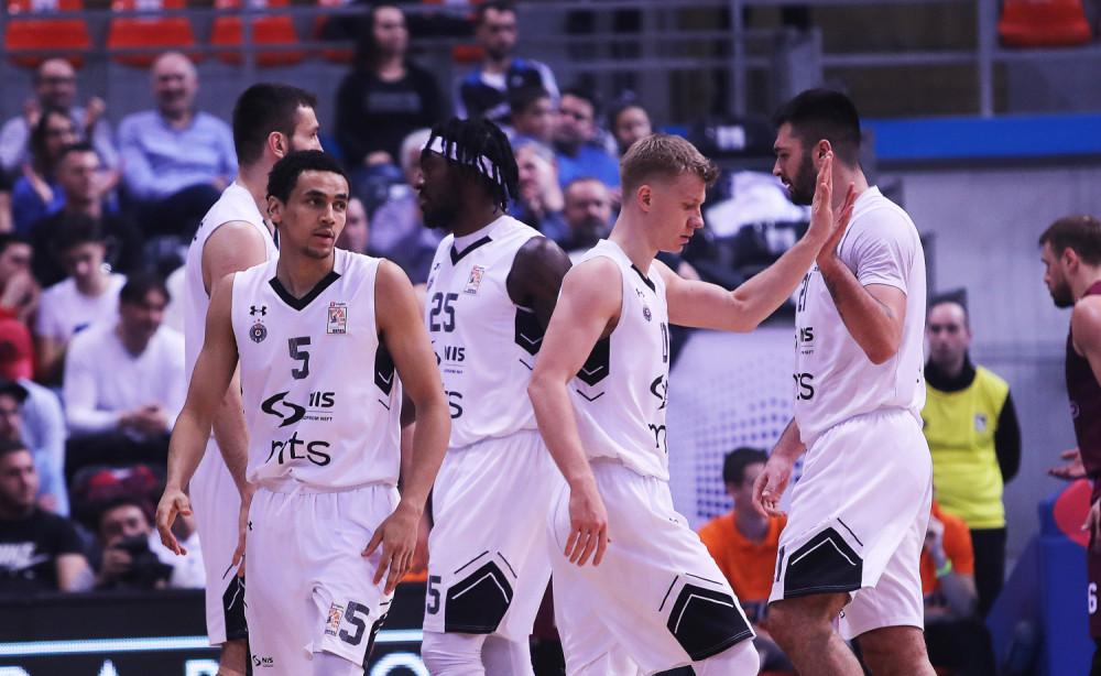 Partizan igra pred navijačima!