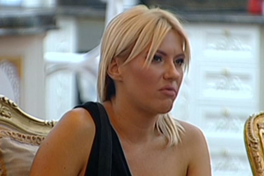 Učesnica "Parova" ostavila dete napolju da bi ona uživala: Reagovala socijalna služba