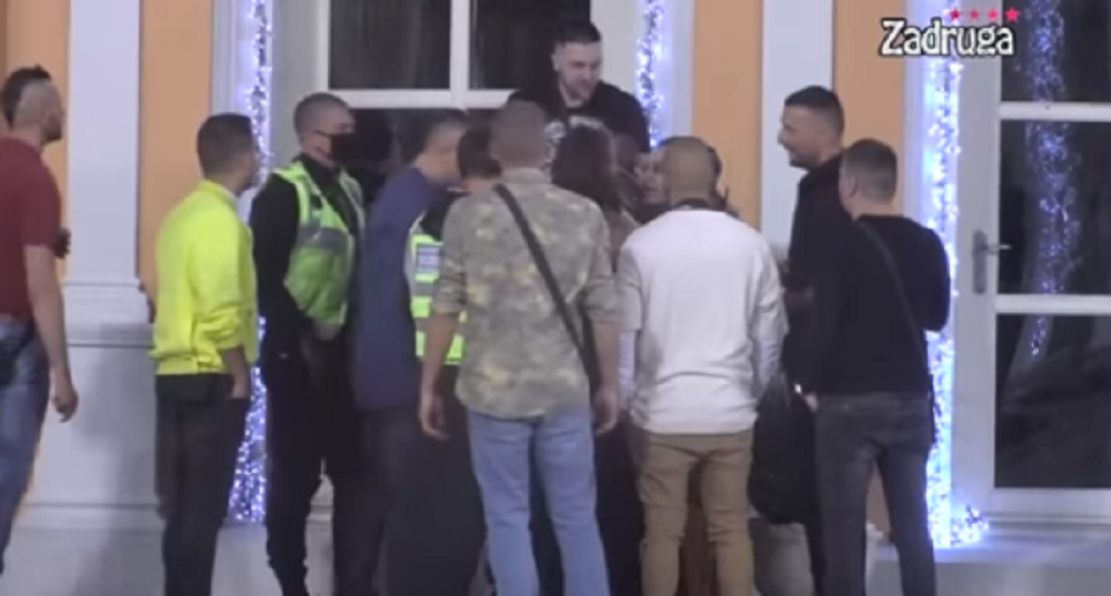 Miljana ZAKUCALA pesnicom Zolu u glavu, pa joj on žestoko uzvratio: Uletelo obezbeđenje! (VIDEO)